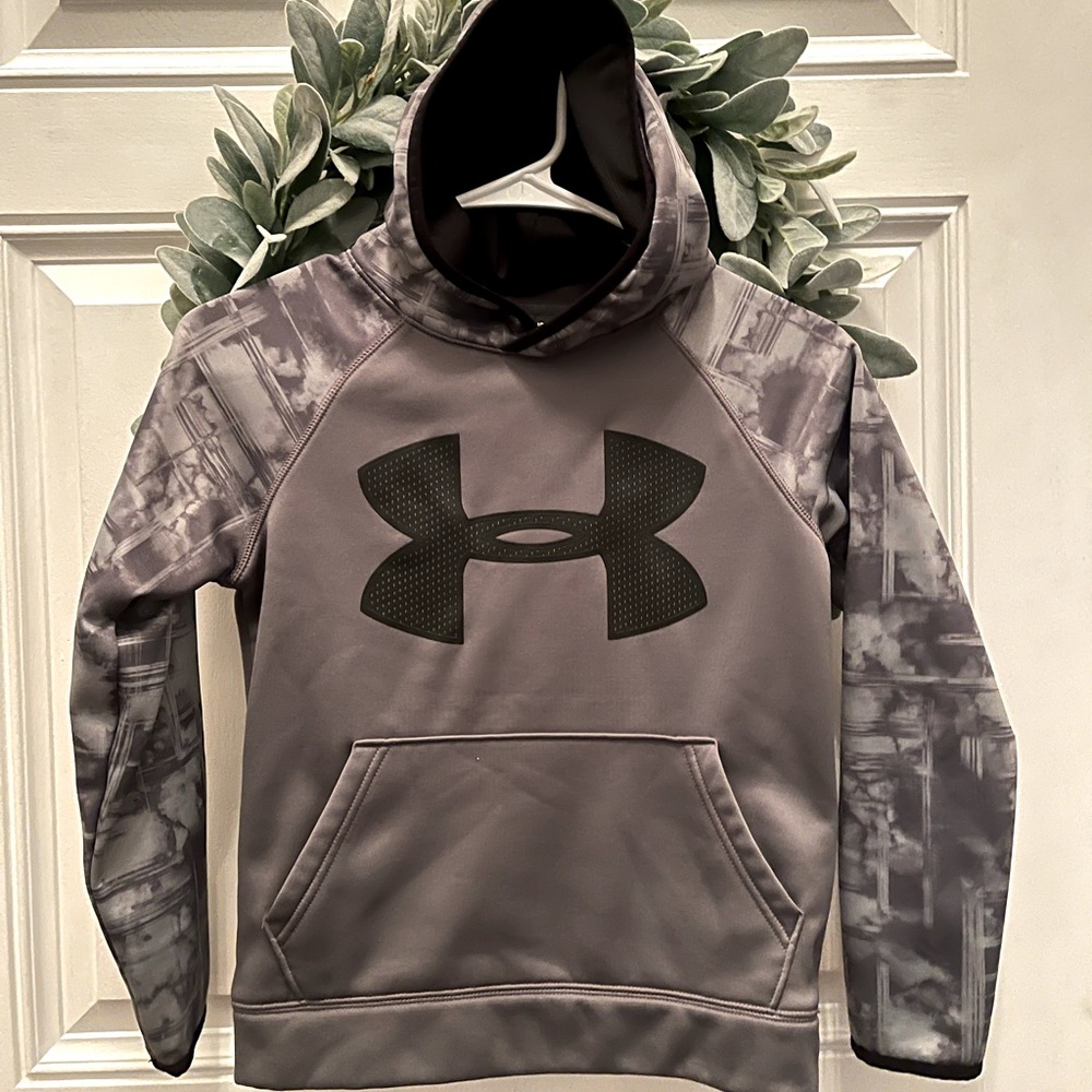 Under Armour hoodie (YS)